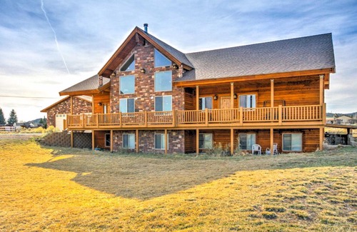 Hatch Casa | Rustic Bryce Canyon Home with Deck on Sevier River!