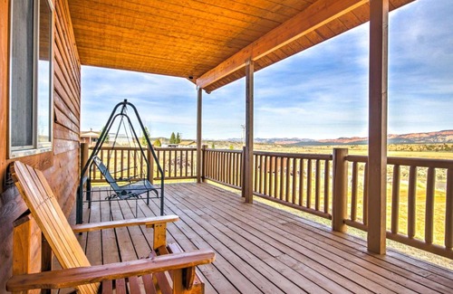 Hatch Casa | Rustic Bryce Canyon Home with Deck on Sevier River!