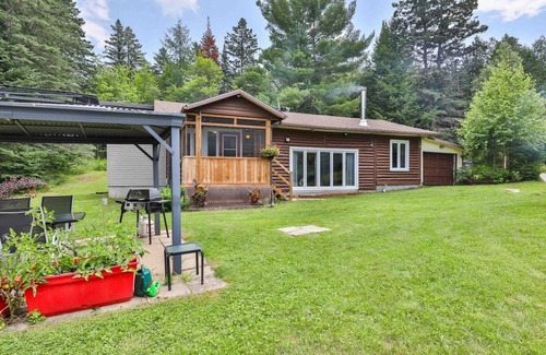 Saint-Alphonse-Rodriguez Chalet De Esquí | Rustic wooden chalet | Lake | Fireplace | Nature