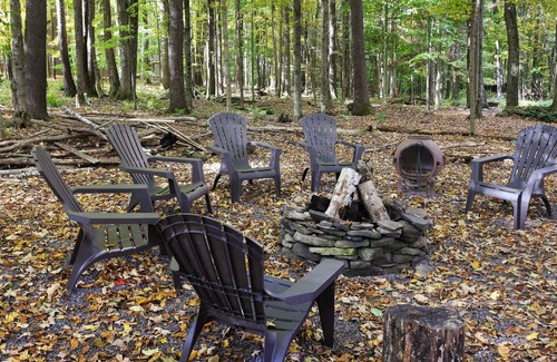 Hamlin Chalet De Esquí | Rustic Cabin at Poconos +Ski, 2 king beds, Pit
