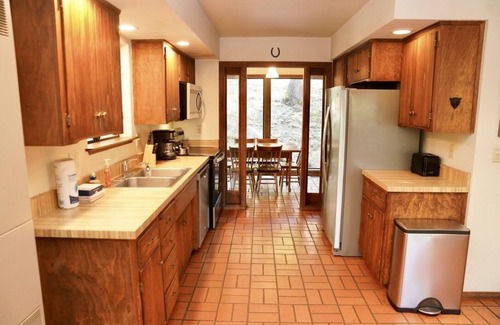 Yosemite West Cabina | Rustic cabin & loft inside Yosemite National Park with deck, views & fireplace