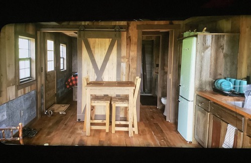 Sparta Cabina | Rustic Cabin on 7 Acres