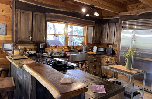 Hiawassee Cabina | Linda cabaña Creekside!♥ ️