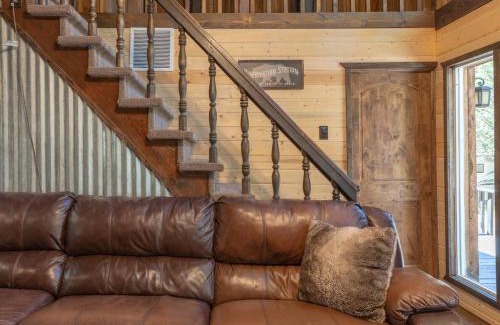 Island Park Apartamento | Rustic Cabin Retreat - Hot tub - Fire pit - BBQ -