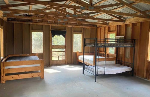 Eau Claire Casa | Rustic Cabin Retreat 2-C