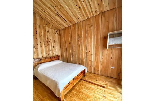 Fraijanes Cabina | Rustic Cabin with a Great View