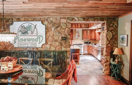 Munds Park Cabina | Rustic Cabin With Garden Oasis