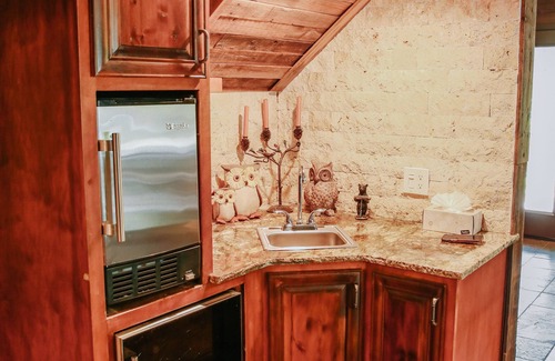 Munds Park Cabina | Rustic Cabin With Garden Oasis