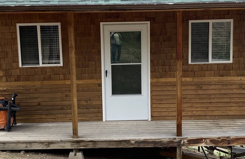 Broadwater County Cabina | Rustic cabin with lake views.