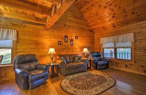 Sevierville Casa | Rustic Cabin with Screened Deck 8 Mi to Dollywood