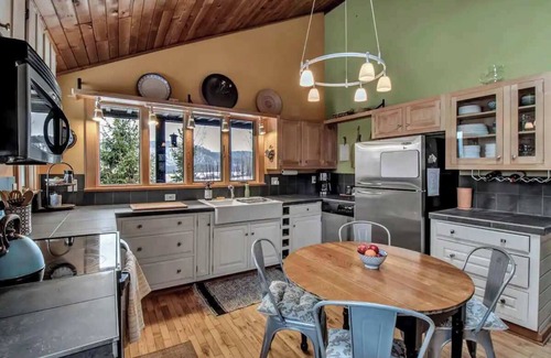 Great Valley Casa | Rustic Cabin, Wood Fireplace & Large Deck