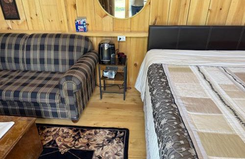 Morpeth Casa | Rustic Cabins Beside The Zoo