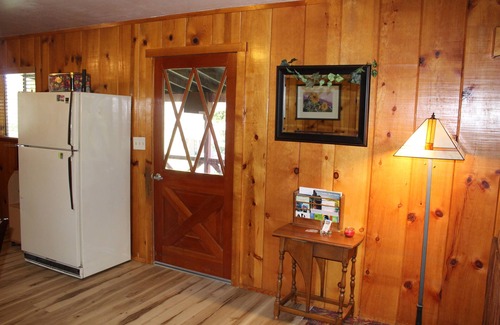 Oakhurst Cabina | Rustic Chapparal Cabin at Bass Lake Heights