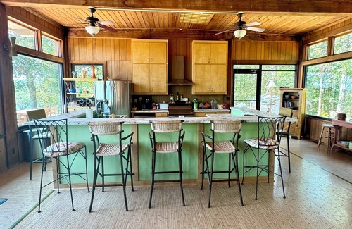 Anderson Casa | Rustic Charm on Lake Hartwell