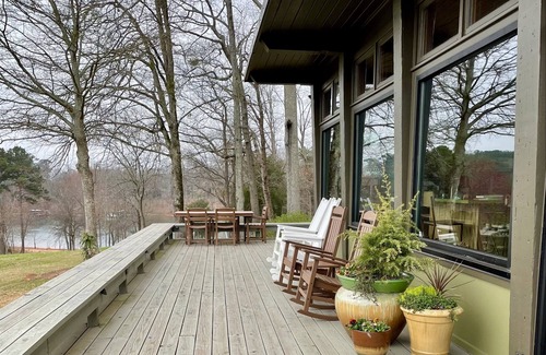 Anderson Casa | Rustic Charm on Lake Hartwell
