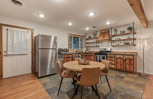 Owasso Apartamento | Rustic Charm-Large Yard, Near Main St