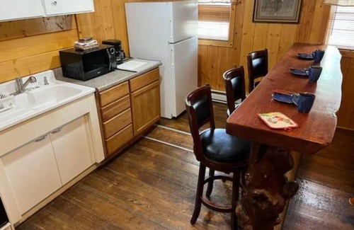 Dubois Cabina | Rustic Charm: Yellowstone Cabin \ Hot tub