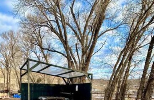Dubois Cabina | Rustic Charm: Yellowstone Cabin \ Hot tub