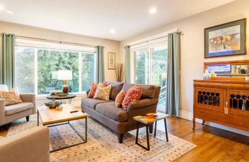 Mill Creek Casa | Rustic Chic Cottage near Mill Creek, Snohomish, Woodinville