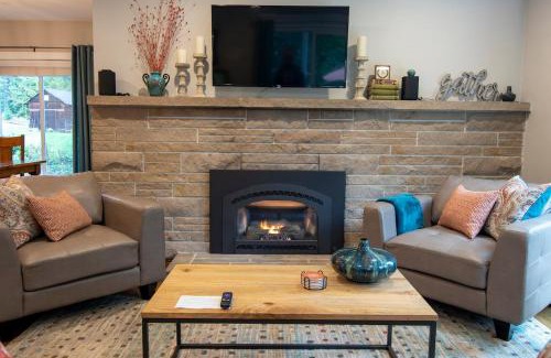 Mill Creek Casa | Rustic Chic Cottage near Mill Creek, Snohomish, Woodinville