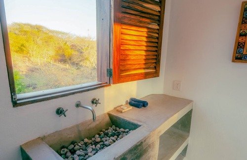 Lázaro Cárdenas Villa | Rustic & Chic Ocean View Pool & Breeze