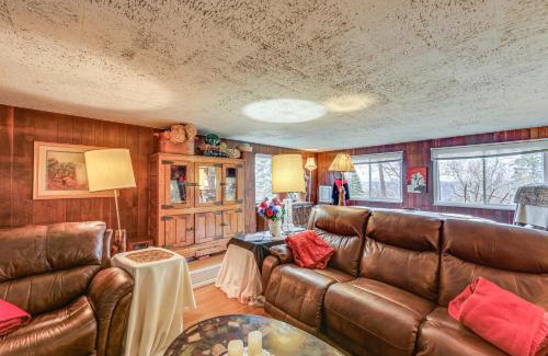 West Mifflin Casa | Rustic Chic Retreat 4 Mi to Kennywood!