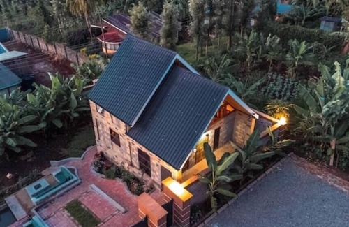Embu Cabaña | Rustic-Chic Stone Cottage, Forest views, Gardens, Wi-Fi & Comfort near Embu Town