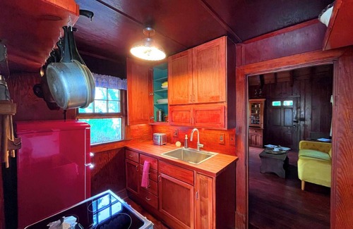 Bryans Road Chalet De Esquí | Rustic Colonial Chalet w/AC, only 40 minutes from Washington, D.C. - 2 bedrooms