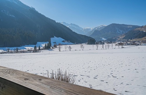 Wald im Pinzgau Apartamento | Rustic cosiness in the mountains with a terrace