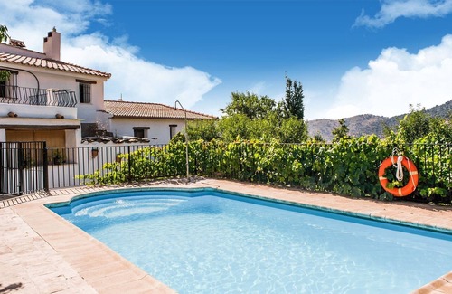 Laroya Cabaña | Casa rural en Laroya con piscina y terraza