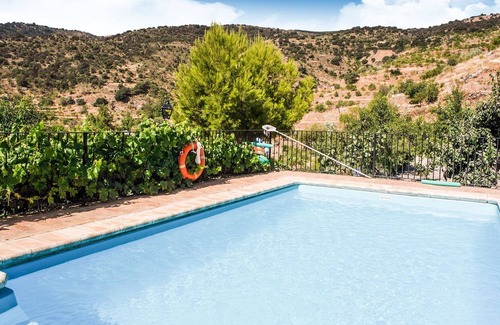 Laroya Cabaña | Casa rural en Laroya con piscina y terraza