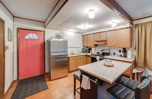 Palo Cabaña | Rustic Cottage with Fire Pit & Private Yard!