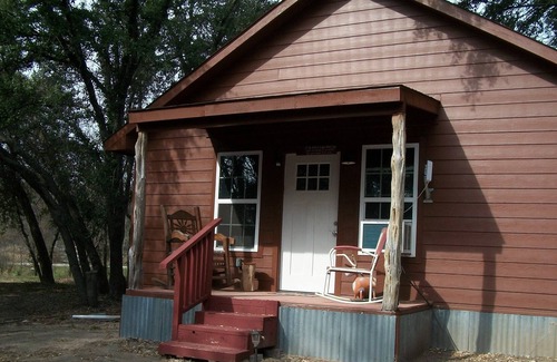 Granbury Cabina | La ciudad histórica más visitada de Texas ... Cabaña en reclusión tranquila.