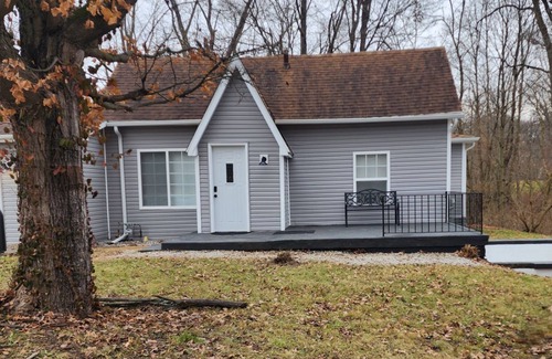 North Terre Haute Casa | Rustic, cozy home on a quiet street on the east side of Terre Haute.
