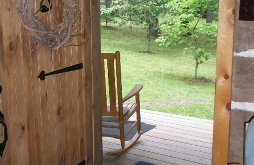 Black Mountain Cabina | Lake Eden Cabin: elegancia rústica en el corazón de las montañas Blue Ridge