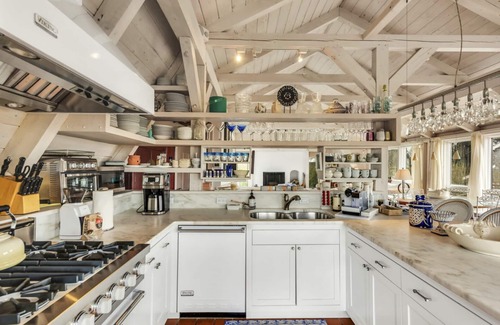 Bridgehampton Casa | Nueva lista: Serene Barn-Style House en el sur de la carretera