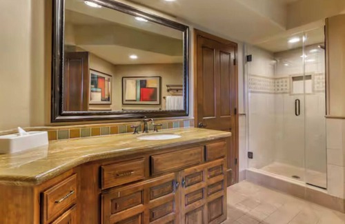 West Sedona Complejo | Rustic elegance in charming Sedona with WiFi, fitness room, full kitchen