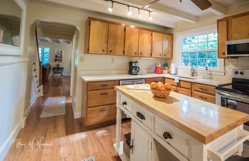 Ligonier Casa | Elegancia rústica en los bancos del Loyalhanna Creek-Ligonier