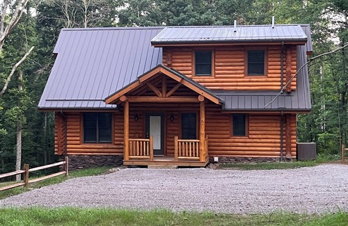 Logan Cabina | "Rustic Elegance" Your best Hocking Hills Experience !