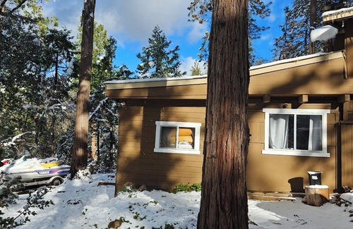 Madera County Cabina | Rustic Family Cabin! Peaceful place to relax and enjoy 12 people ,300 x night