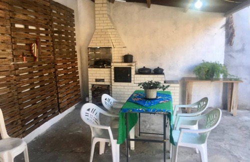 Monte Gordo Casa | Rustic farm house, surrounded by nature.