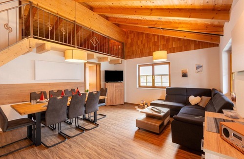 Tobadill Apartamento | Granja Rústica en Tirol con Vistas