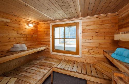 Tobadill Apartamento | Rustic Farm in Tyrol with Mountain Views