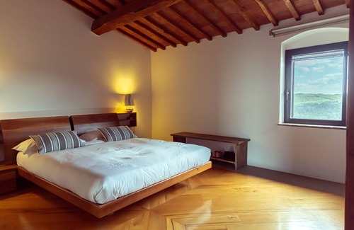 Greve in Chianti Otro | Casa de campo rústica con hermosa piscina, jardines y vistas en el centro de la Toscana
