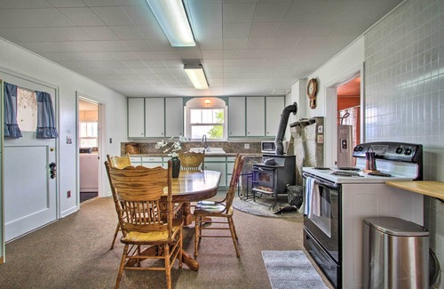 Grantsdale Cabaña | Rustic Hamilton Farmhouse: Stunning Mtn Views