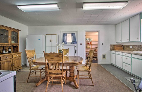 Grantsdale Cabaña | Rustic Hamilton Farmhouse: Stunning Mtn Views