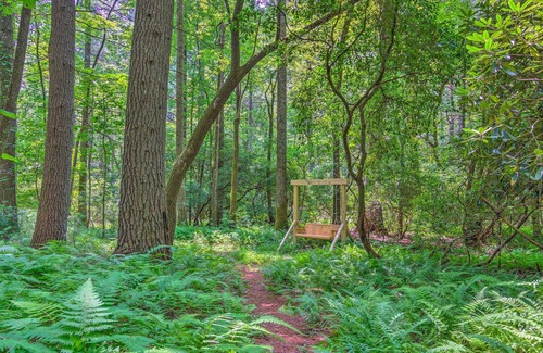 Hendersonville Apartamento | Rustic Hendersonville Farm Studio w/ Private Deck