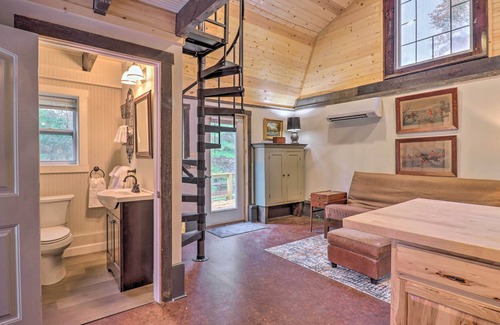 Hendersonville Apartamento | Rustic Hendersonville Farm Studio w/ Private Deck