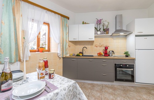 Crni Kal Casa | Old House Pri Roktovih With Whirlpool
