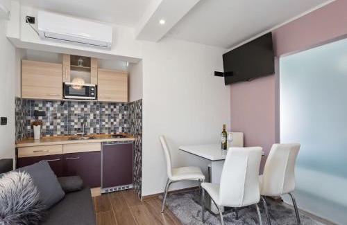 Donja Stubica Casa | Rustic Holiday Home in Donja Stubica with Terrace